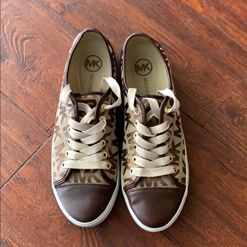 Michael Kors signature shoes sz 9 gently used